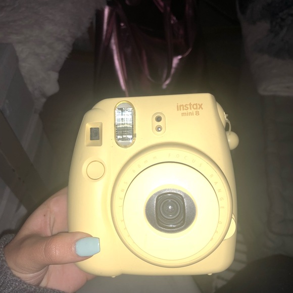 yellow instax mini 8 polaroid camera - Picture 4 of 4